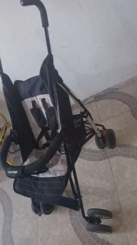 Kit carrinho de bebe com bebe conforto Voyage