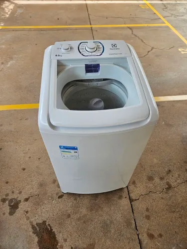 VENDO MAQUINA DE LAVAR ROUPA 8KG