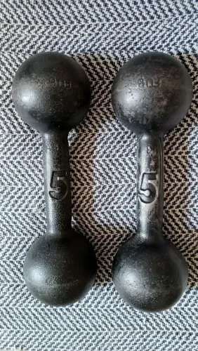 Par de Halteres de Ferro Fundido 5kg (Total 10kg) - Ótimo Estado