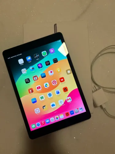 iPad 9 64 GB cinza 
