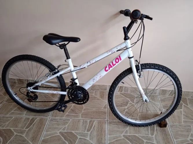 Bicicleta Caloi Confort aro 24 - Branca e Rosa