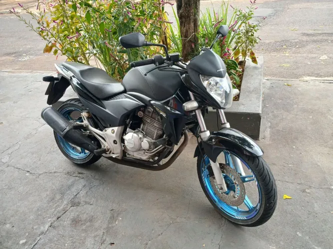 Moto honda cb 300r