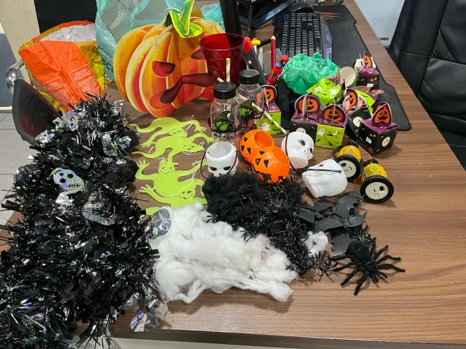 Vende itens para decoração Halloween
