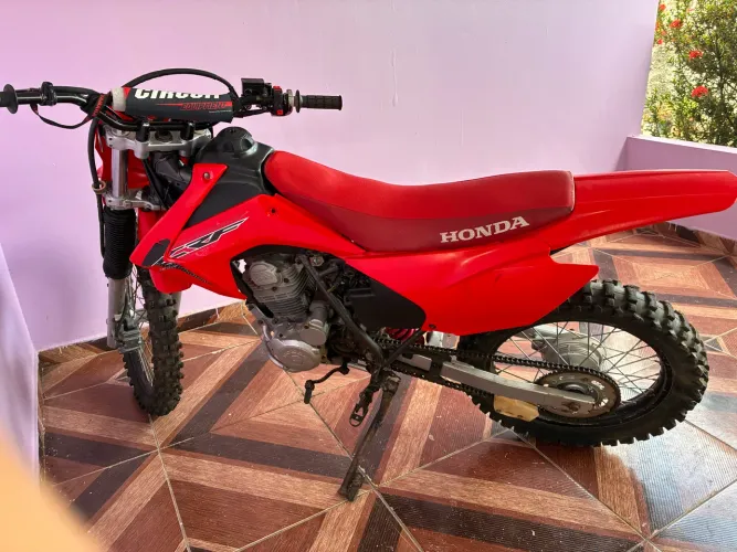 CRF moto