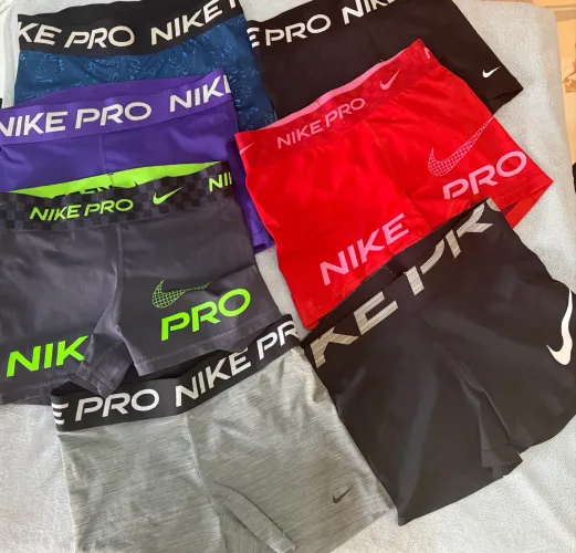 Short Nike pro pouco usado tamanho P