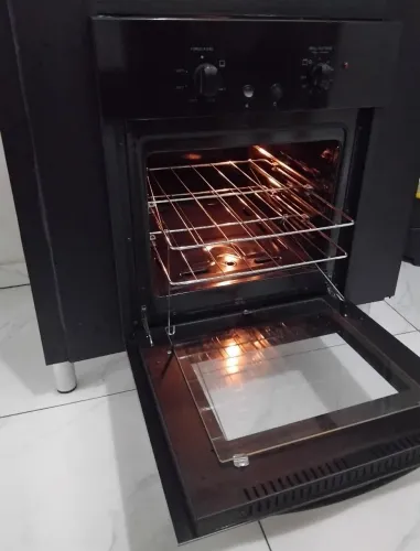 Vende se forno a gás de embutir pouco usado