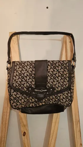 Bolsa Tommy Hilfiger + brinde