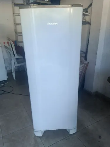 Geladeira Esmaltec 