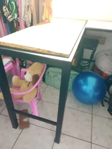 MESA DE METALON