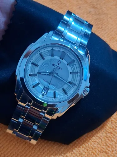 Bulova Precisionist Longwood (modelo 96B130).