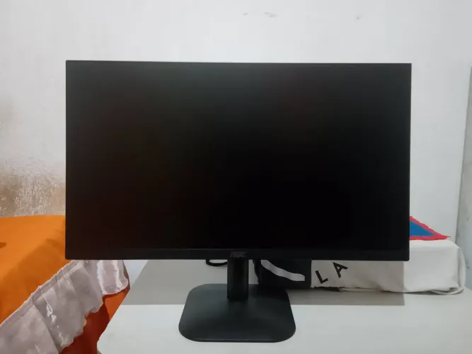 Monitor AOC ótimo para jogos, em ótimas condições