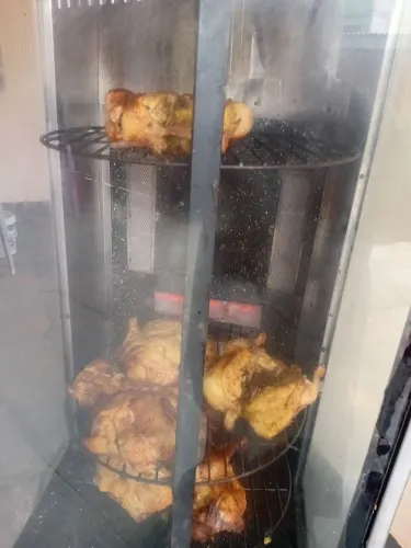 Máquina de assar frango