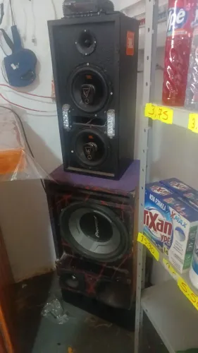 Vendo 1 caixa trio+ caixa anplificada