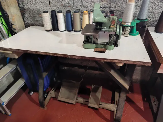 Máquina de costura industrial