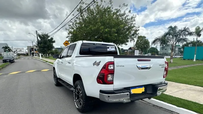 Toyota Hilux CD SRX 4X4 2.8 TDI 16V Diesel Aut. 2023
