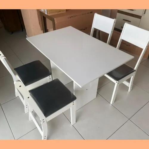 Mesa com 4 cadeiras - entregamos hoje 