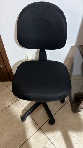Cadeira de escritório giratória
