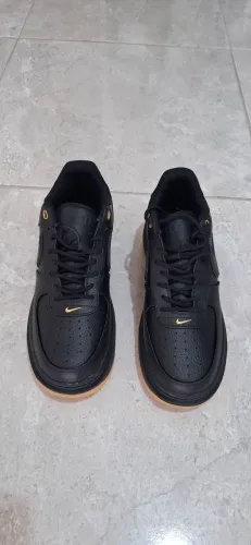 Tenis NIKE AIR FORCE ONE LOW Número 42