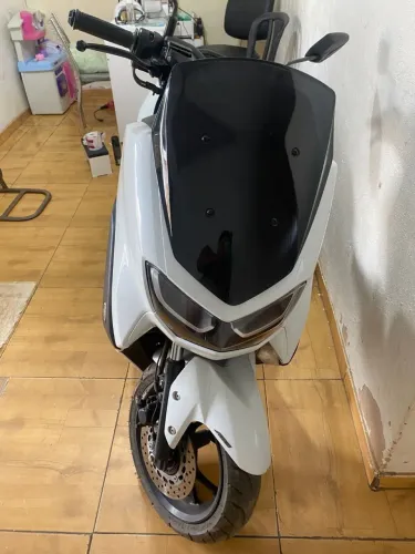 YAMAHA NMAX 160 cilindradas automática moto semi-nova