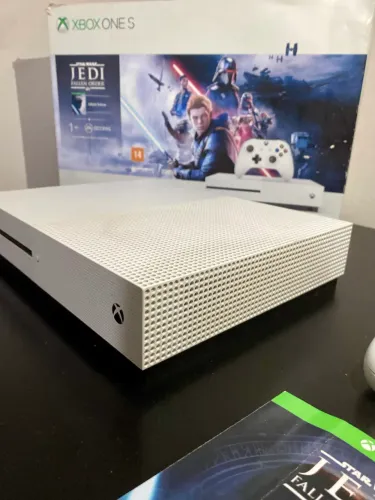 Xbox ONE S 1tb HDR blu ray