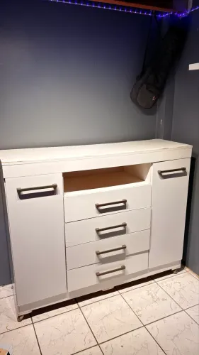 Cômoda Branca Grande (1,30m x 1m) com Gavetas e Portas