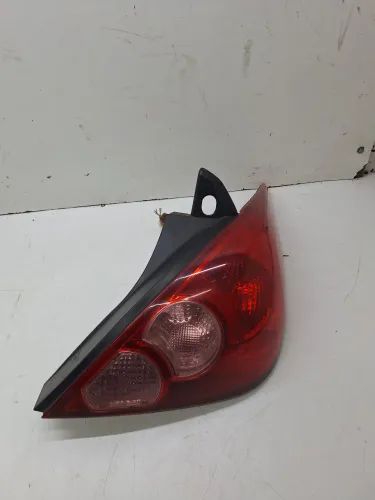 Lanterna Traseira L/direito Nissan Tiida 2010 / 2011 Detalhe Direito/passageiro