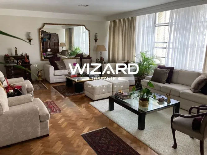 Apartamento próximo ao Colégio Rio Branco com 275 m²