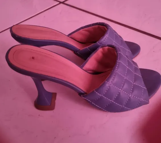 Tamanco Azul marca: Larissa Tamanho: 33/34