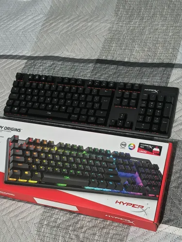 Teclado mecânico gamer HyperX Alloy Origins 100%