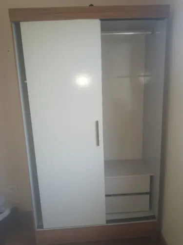 Guarda roupa de solteiro novo