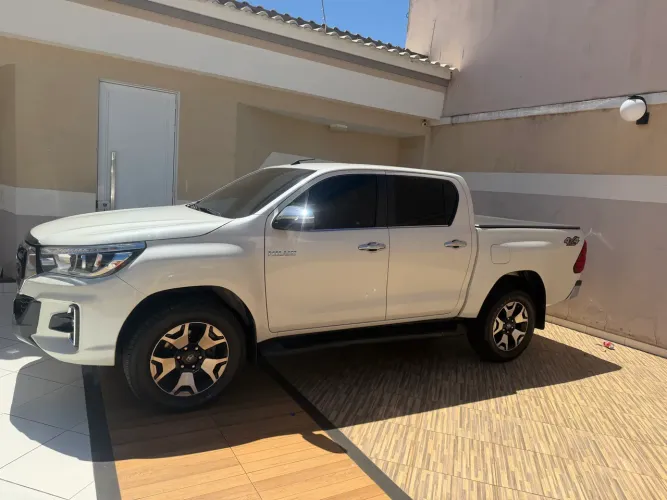Toyota Hilux CD SRX 4X4 2.8 TDI 16V Diesel Aut. 2020