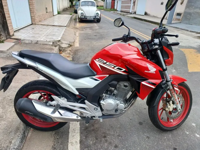 CB250F LEIA COM ATENÇÃO 