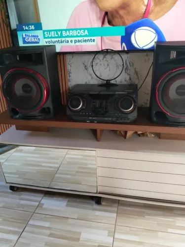 Vende-se Caixa de Som Bluetooth LG