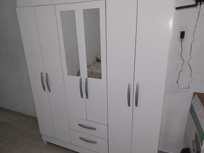 2 Guarda-roupas 