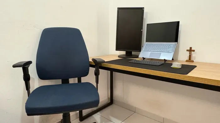 Conjunto Mesa e Cadeira de escritório