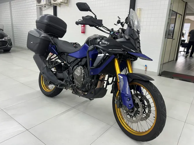 Suzuki V-STROM 2025