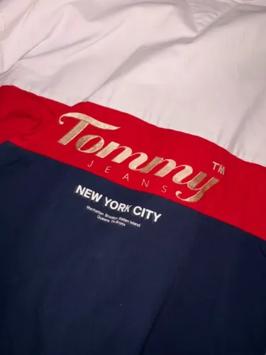 CASACO TOMMY JEANS NY
