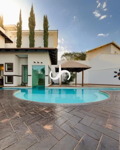 Casa de alto padrão com 4 suítes e piscina para locação no Sunflower