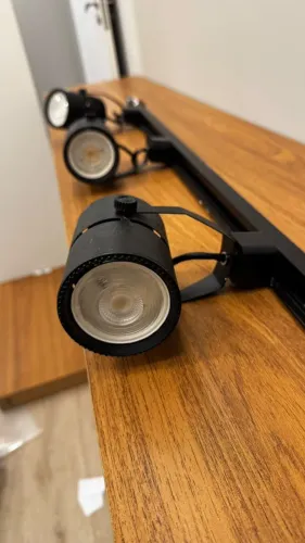 Trilho Eletrificado 1 metro com 3 Spots LED Preto - Completo