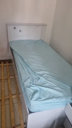 Bicama branca solteiro excelente estado,venda urgente