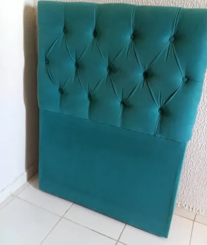 Cama e cabeceira