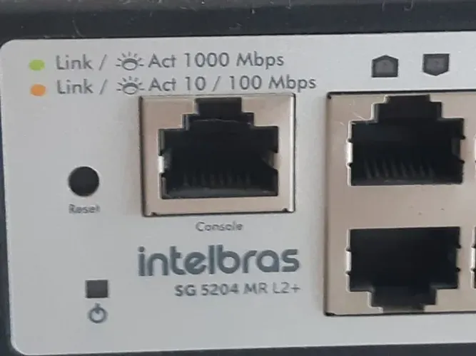 Switch SG 5204 MR L2 + Gerenciavel 48 Portas Gigabit + 4PGBIC INTELBRAS