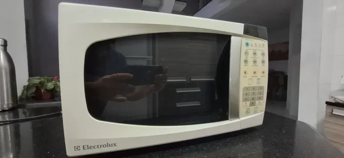 Microondas eletrolux 18 litros 