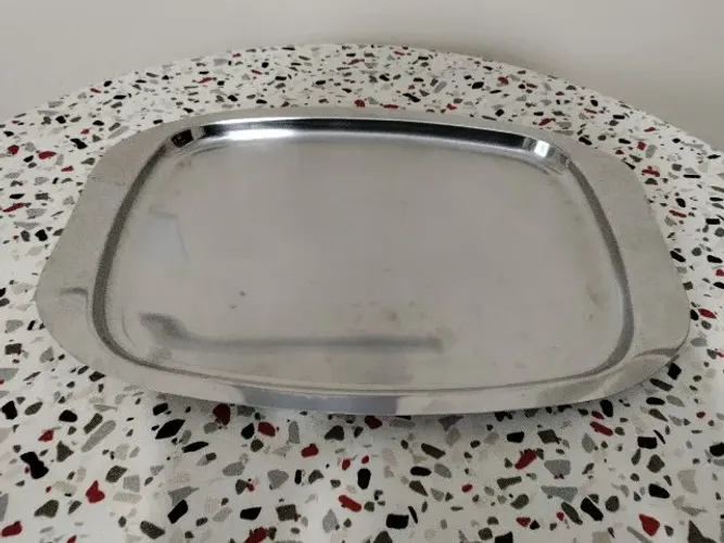 Bandeja de metal.