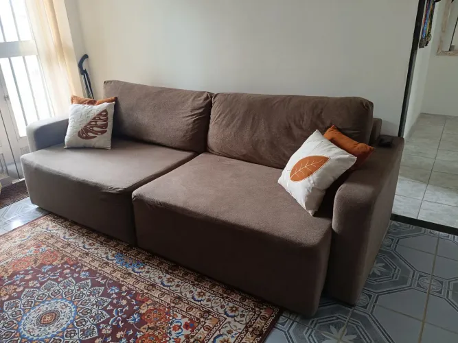 SOFÁ RETRÁTIL, 2,70M LARGURA E 1,40M DE PROFUNDIDADE. Molas D33
