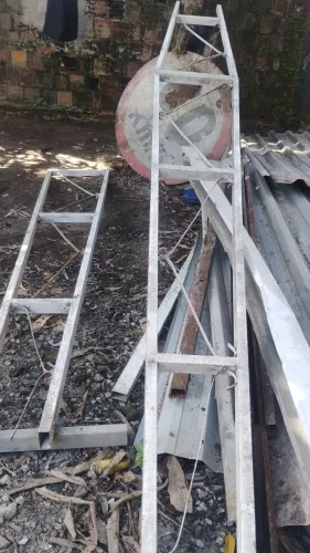 Telha galvanizado e tesoura de 3 m o valor r$ 400 cinco telhas de 3 m