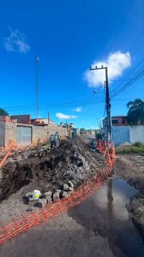 Lote 10x20 em rua sendo saneada a 1km da rotatória do francês
