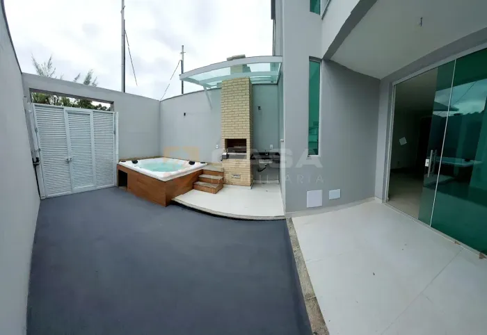 Casa duplex com 3 quartos, 2 suítes, 1 vaga GEMINADA DE ALTO PADRÃO EM NOVA ITAPARICA