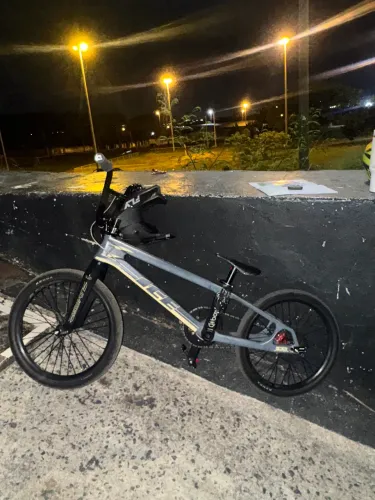 Bike ICE Carbono - Bicicross BMX aro 20?