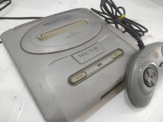 Mega drive 3 cinza com 72 super jogos na memória 
